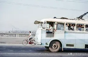 探访武汉公交的过去：从旧时光看城市变迁